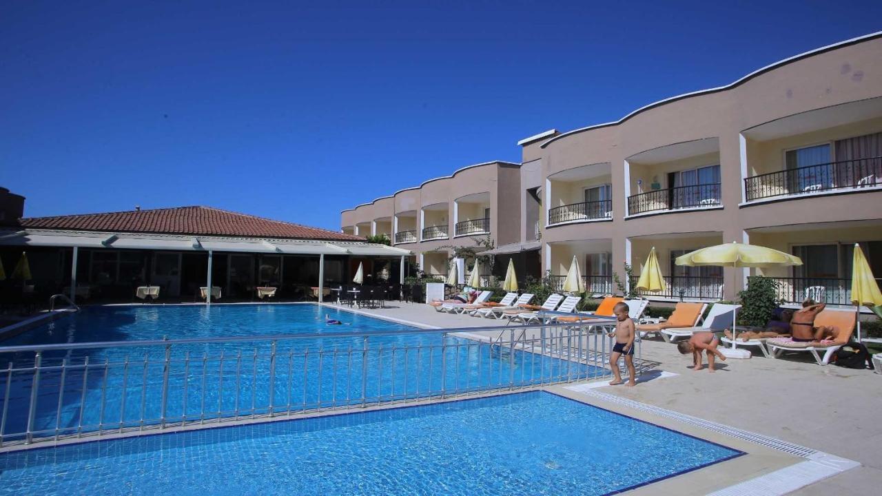 Sayanora Hotel Side Exterior photo